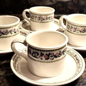 4 Portmeiron Rhododendron Christmasy Wreath tea cup set of four. Made in England